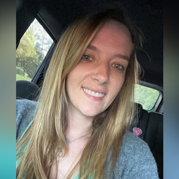 Meet your Posher, Deborah - Picture 2 of 2